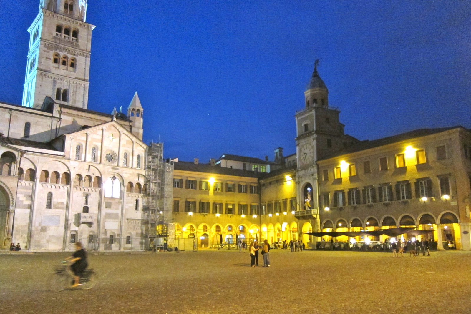Modena's Piaza Grande in the evening